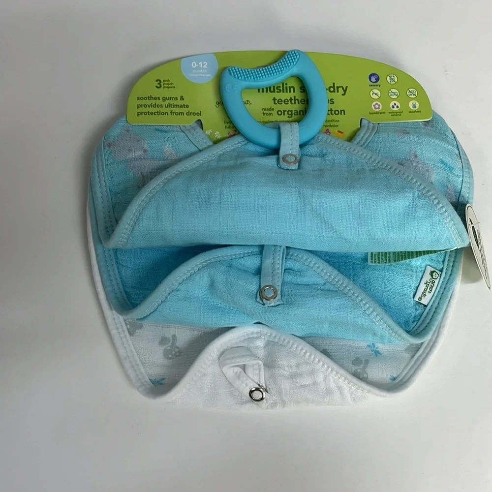 Muslin stay-dry teether bibs. 1696